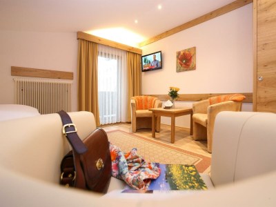 Apartment Appt. E/Wohn-Schlafr./Bad,WC,Balkon - Features photo 14