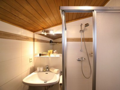 Apartment Appt. E/Wohn-Schlafr./Bad,WC,Balkon - Features photo 17