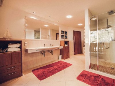 Holiday room Familien-Luxusapartment "Alpenblick" Halbpension - Features photo 57