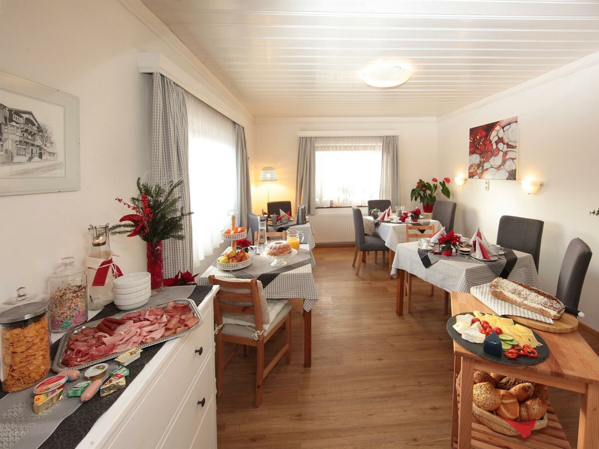 Holiday room Dreibettzimmer mit Dusche, WC