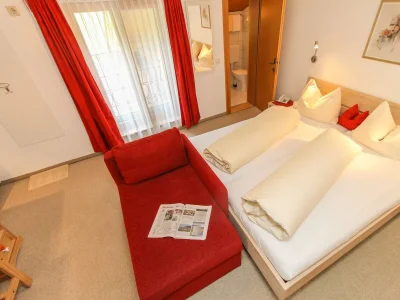 Holiday room Doppelzimmer mit Zustellbett - Features photo 8