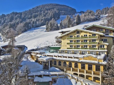 Holiday room Suite mit Balkon zum Ort und See in Zell am See - Holiday room