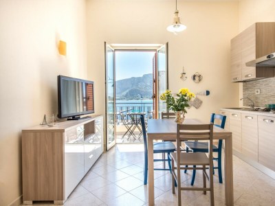 Apartment Casetta vista mare in piazza a Mondello - Features photo 3