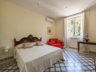 Holiday house Villa Liberty sul mare - Camera Glicine - CAV/CM - Features photo 17