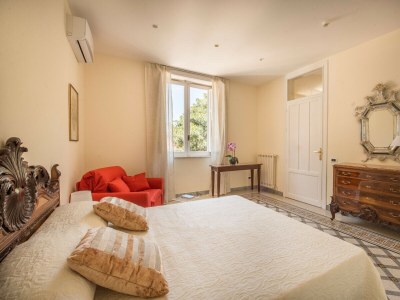 Holiday house Villa Liberty sul mare - Camera Glicine - CAV/CM - Features photo 18