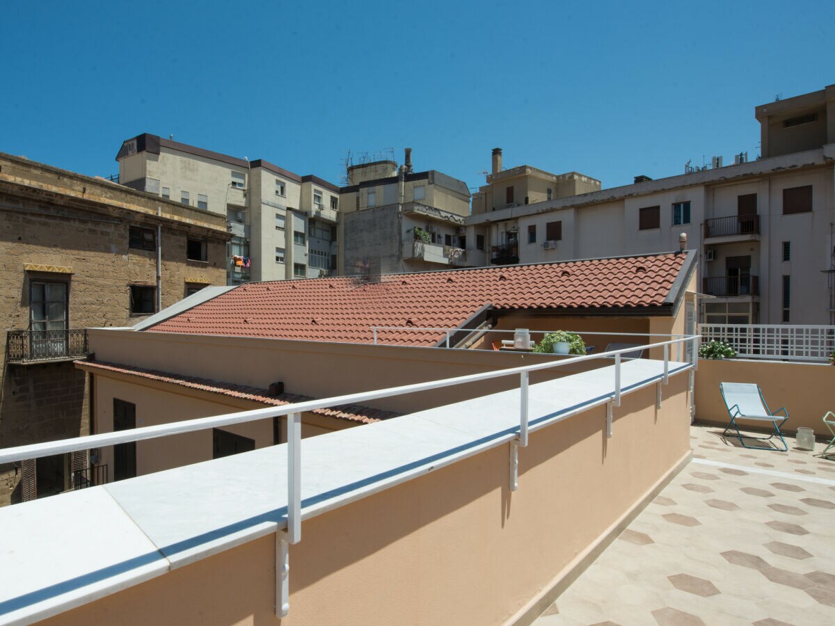 Apartment Le Niche Holiday Home with Terrace - CAV