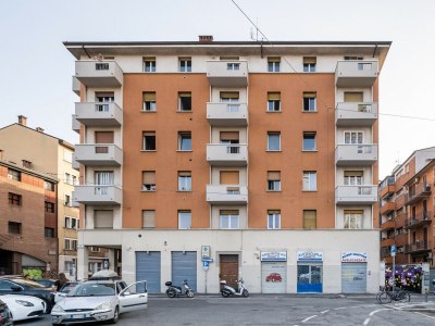 Apartment Trilocale Piazza di Porta Mascarella - Outdoor photo 2