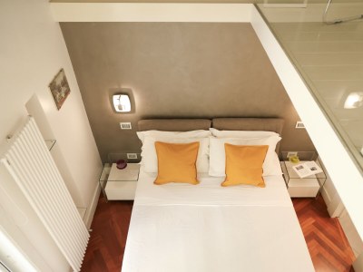 Apartment Elegant Apartment at Chiaia - Features photo 27