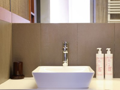 Apartment Elegant Apartment at Chiaia - Features photo 36