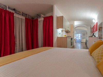 Apartment S. Massimo 34 - Red Studio near Porta Nuova - Features photo 13