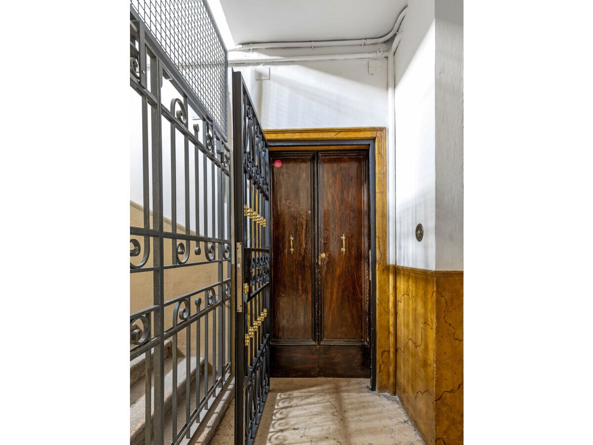 Apartment Irnerio 17 - Irnerio Apartments - Black Widow - Outdoor photo 3