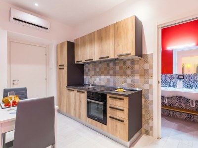 Apartment Napoli Street Art Rooms - Wall - RS - Features photo 5