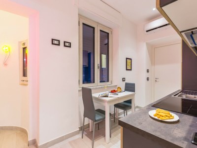 Apartment Napoli Street Art Rooms - Wall - RS - Features photo 9