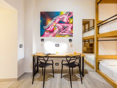 Apartment Napoli Street Art Rooms - Wall - RS - Features photo 13