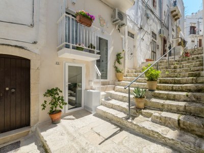 Apartment Stairway with Jacuzzi - Outdoor photo 2