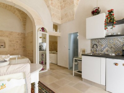 Apartment Stairway with Jacuzzi - Features photo 8