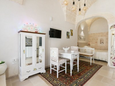 Apartment Stairway with Jacuzzi - Features photo 9