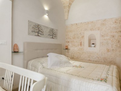 Apartment Stairway with Jacuzzi - Features photo 12