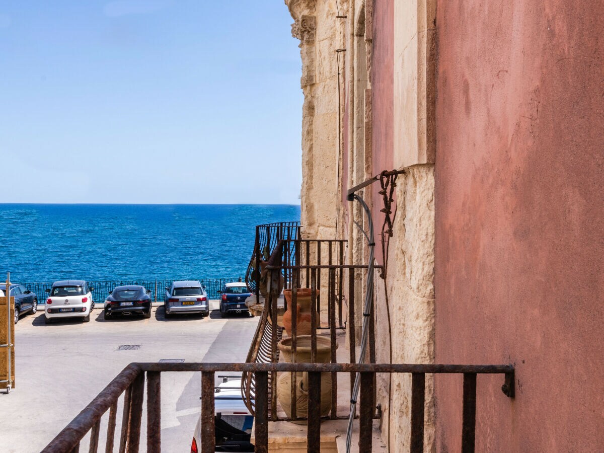Apartment Palazzo Bozzanca Seaview - Blue Apartment