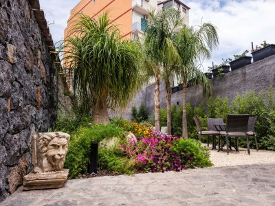 Apartment Leone Apartment with Garden - Outdoor photo 2