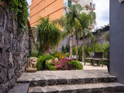 Apartment Leone Apartment with Garden - Environment photo 22