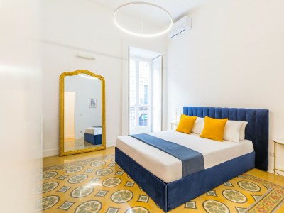 Apartment Piazza Amedeo Stylish Apartment - Features photo 11