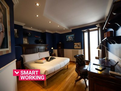 Apartment Navy Apartment - Features photo 2