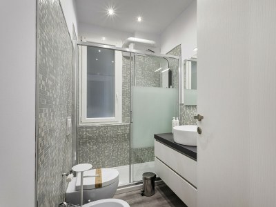 Apartment Art and Comfort near Lomellini Street - Features photo 12