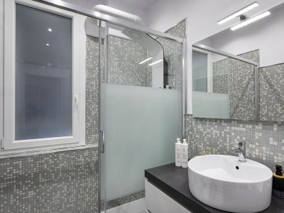 Apartment Art and Comfort near Lomellini Street - Features photo 13