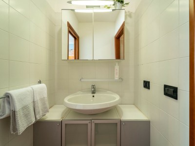 Apartment Lakefront Retreat - Celeste - Features photo 23