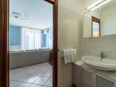 Apartment Lakefront Retreat - Celeste - Features photo 24