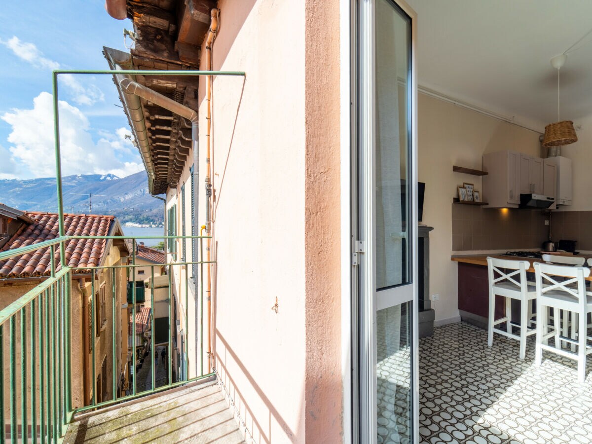 Apartment Lotus Apartment with Lakeview