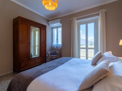 Apartment Lotus Apartment with Lakeview - Features photo 16