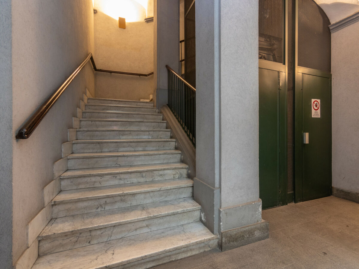 Apartment P.zza Castello 71 - Elegant Home with Sauna in Tu