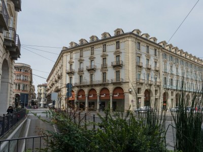 Apartment Barbaroux 6 - L'angolo di Piazza Castello - Environment photo 17