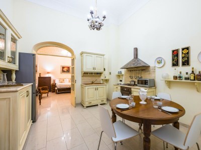 Apartment Homely City Apartment - Features photo 16