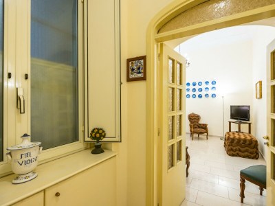 Apartment Homely City Apartment - Features photo 21