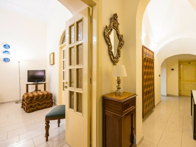 Apartment Homely City Apartment - Features photo 22