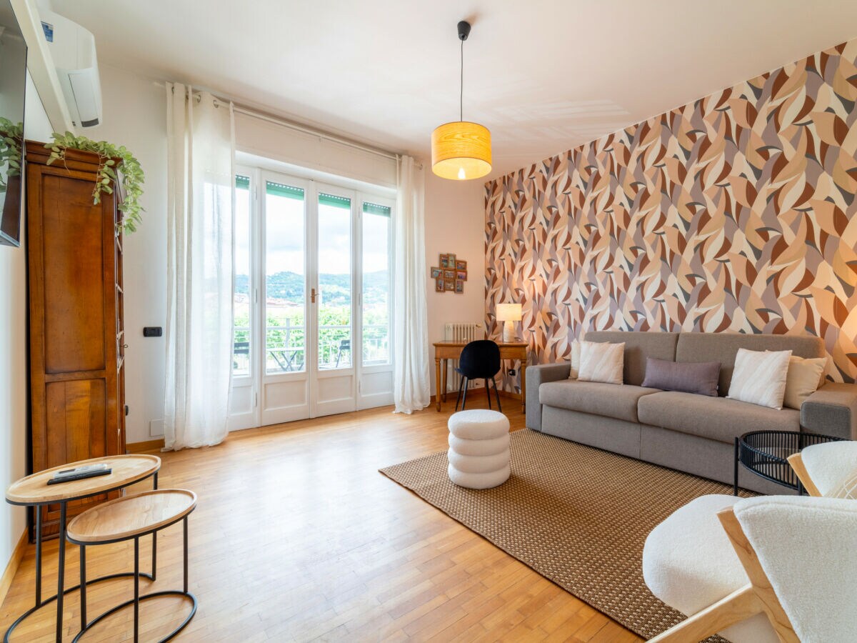 Apartment Autumn Apartment - Features photo 4