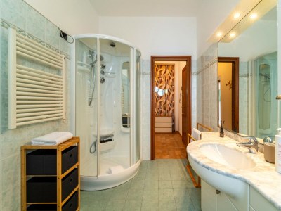 Apartment Autumn Apartment - Features photo 19