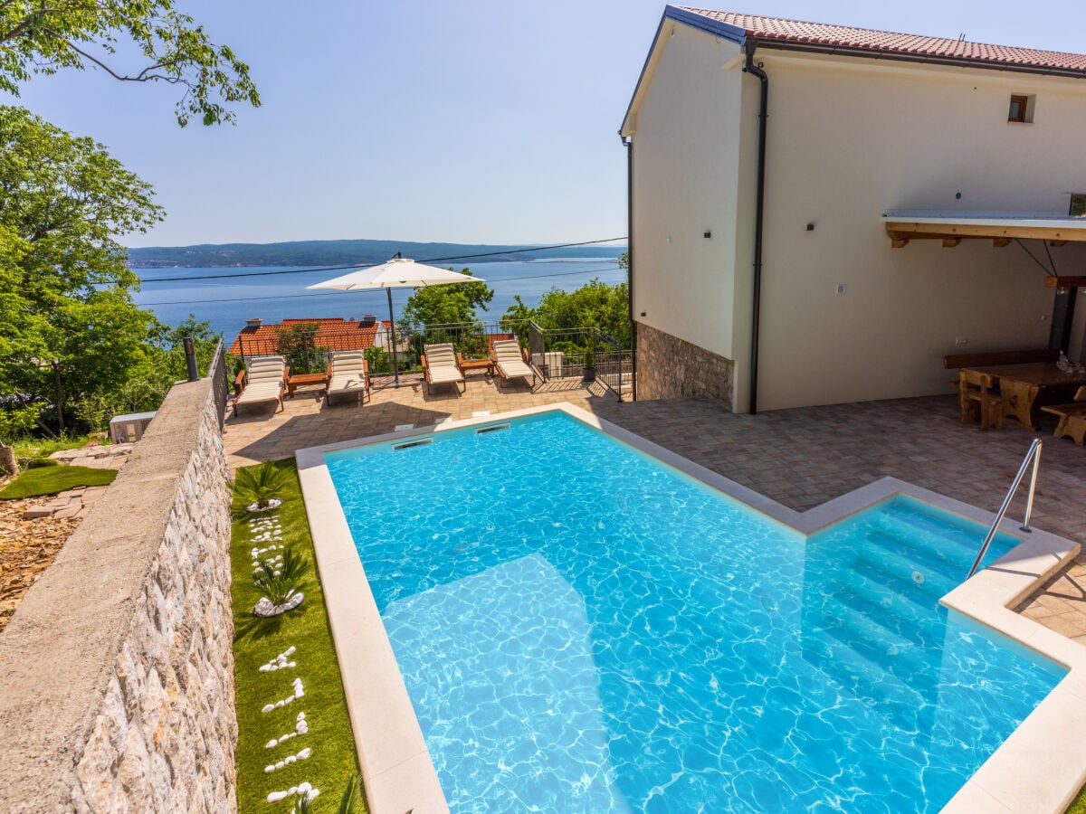 Villa Antani with heated pool, sauna & jacuzzi
