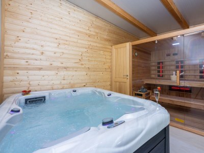 Villa Antani with heated pool, sauna & jacuzzi - Outdoor photo 9