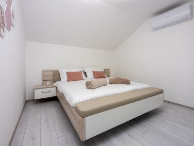 Villa Antani with heated pool, sauna & jacuzzi - Features photo 27