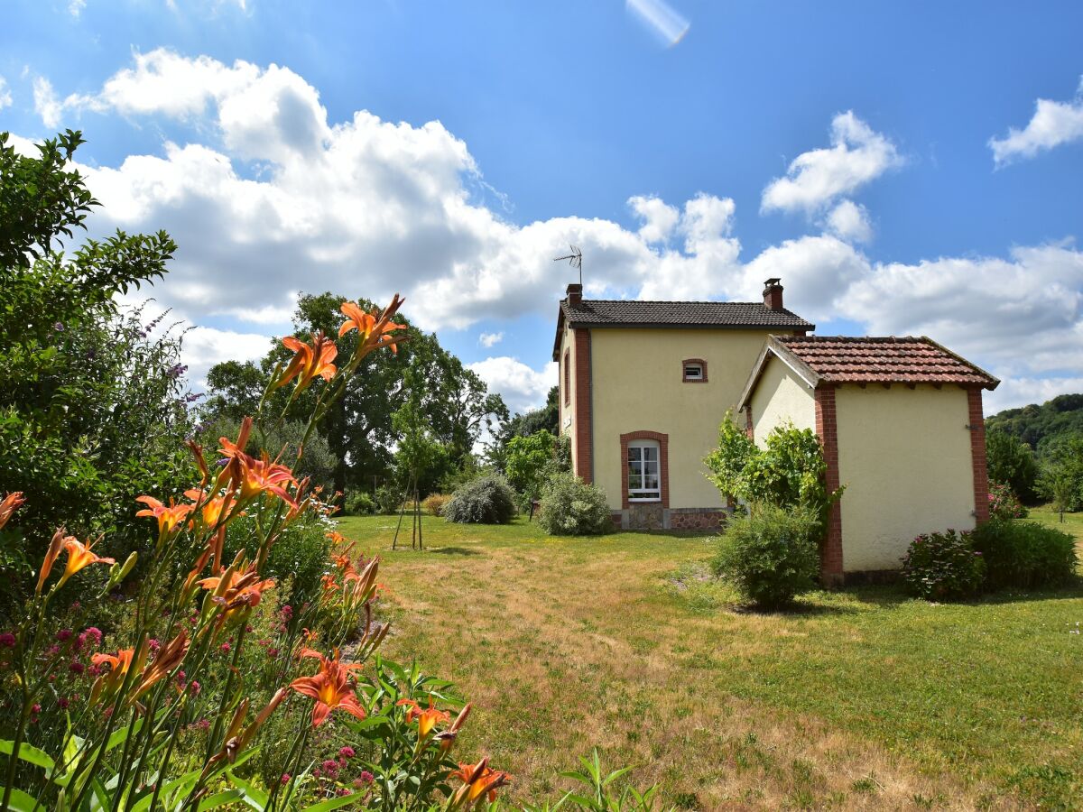 Holiday house Villa in Crux-la-Ville nahe Morvan Park