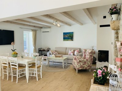 Villa Casa di Nika **** charming stone villa - Features photo 13