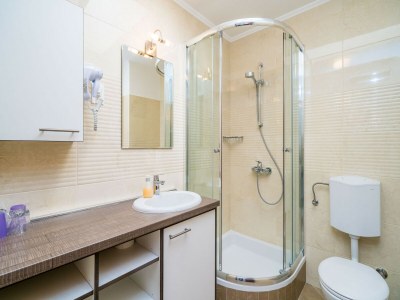 Apartment Villa Samba - Double Room with Balcony and Sea View - gasi se - Features photo 7