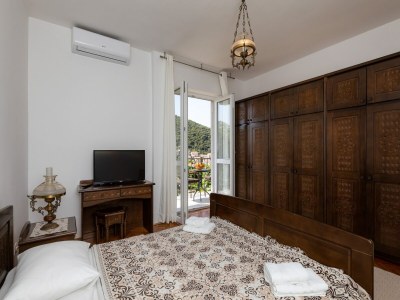 Apartment Begović Guest House - Two-Bedroom Suite with Balcony - Features photo 10