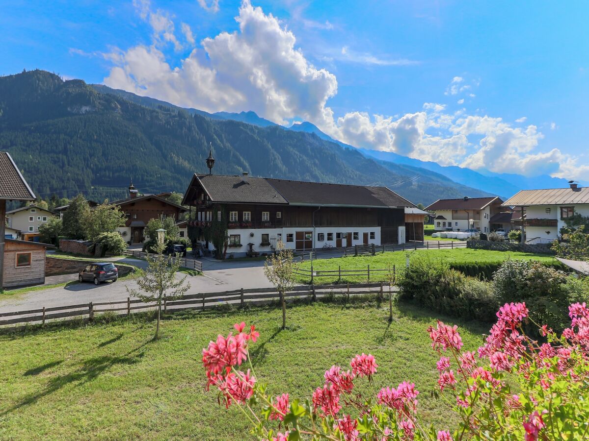 Apartment Chalet in Bramberg near Ski Slopes - Outdoor photo 3