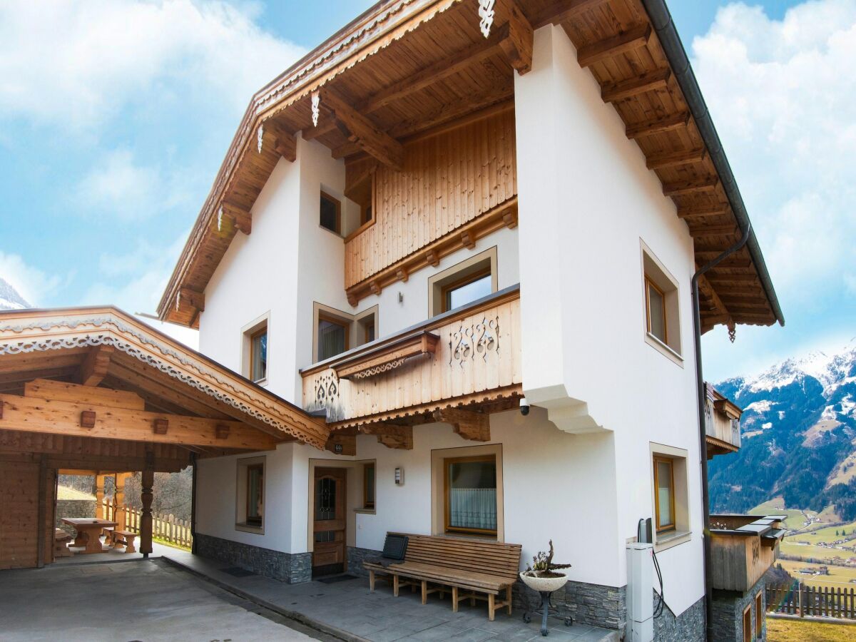 Chalet Chalet in Zell am Ziller near Ski Lift - Outdoor photo 4