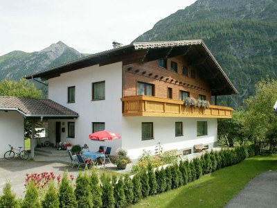 Holiday house Holiday Home in Holzgau near Snowworld Ski Area in Holzgau - Holiday house